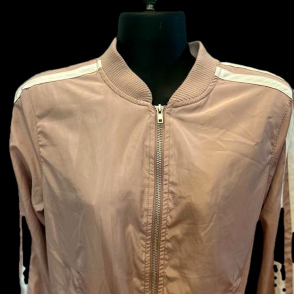 Medium New Look pink en point satin full zip varsity  jacket coat - Picture 6 of 13